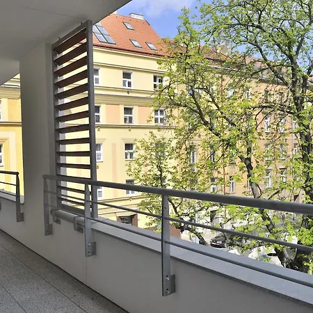Bright Spacious Διαμέρισμα