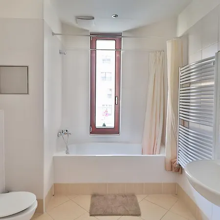 Bright Spacious Apartmán *
