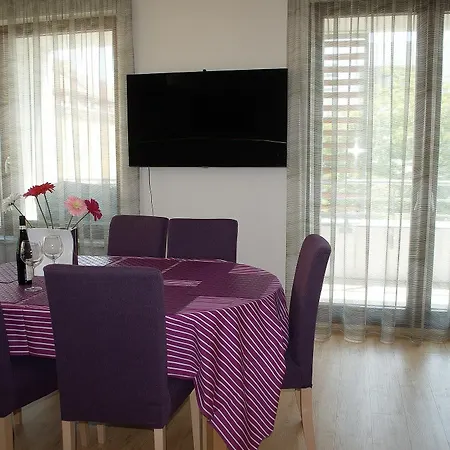 Bright Spacious Apartmán *